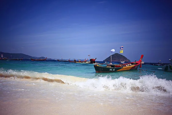 Beautiful seascape with boats — Stock Photo, Image