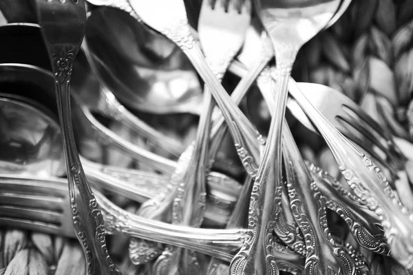 Tenedores y cucharas de metal —  Fotos de Stock