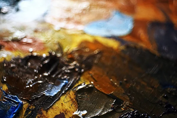 sanatçının tuval üzerine yağlıboya