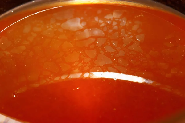 Nappe orange sur l'eau — Photo