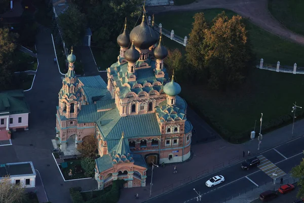 Vista da igreja ortodoxa — Fotografia de Stock