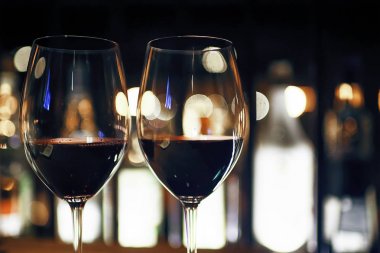  Tablo bir kafede akşamları