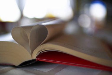 Kitap ve kafede kahve