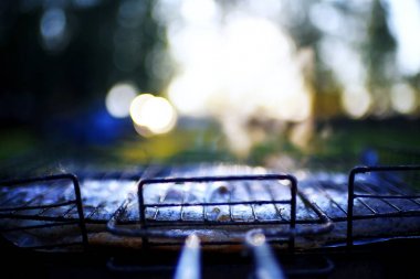 Sokakta ızgara balık