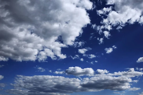 Blue sky with clouds — Stock Photo, Image