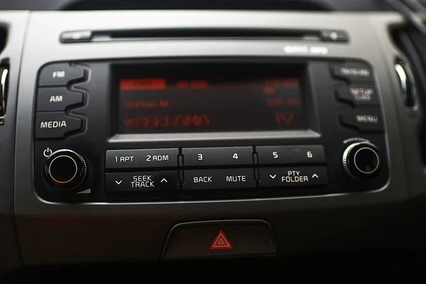 Intérieur élégant de voiture noire — Photo