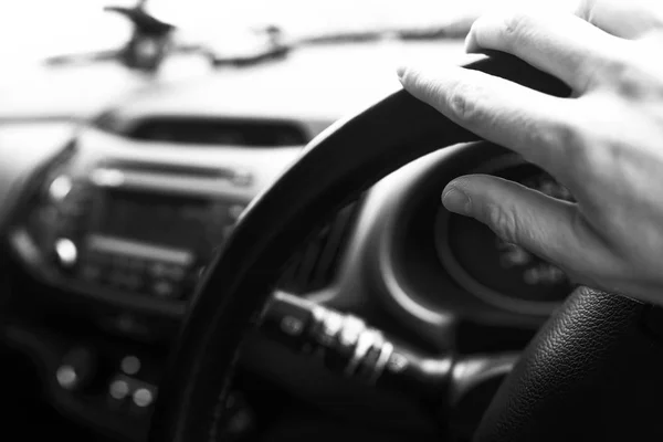 Mão no volante — Fotografia de Stock