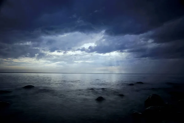 Nubes grises antes de la tormenta —  Fotos de Stock