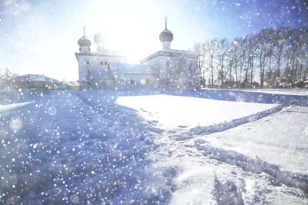冬の村の教会 — ストック写真