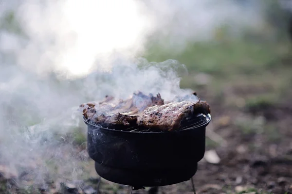 La griglia barbecue costola alla griglia — Foto Stock