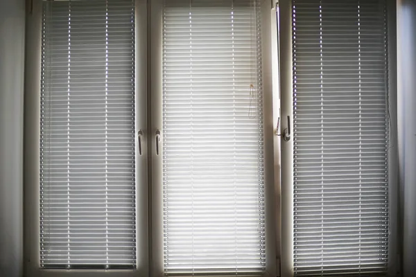 Window closed with blinds — Stock Photo, Image