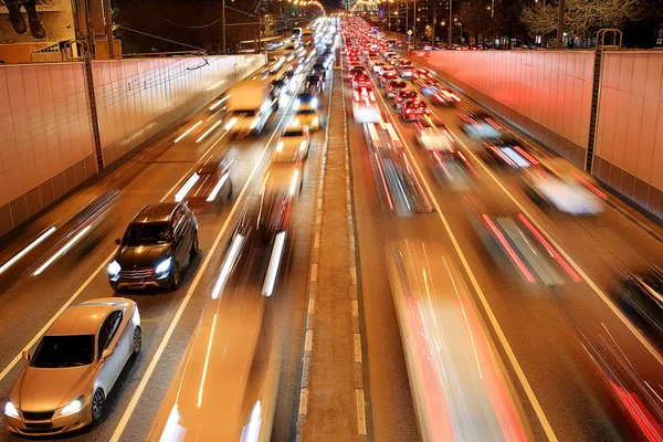 Noche, ciudad, coches — Foto de Stock