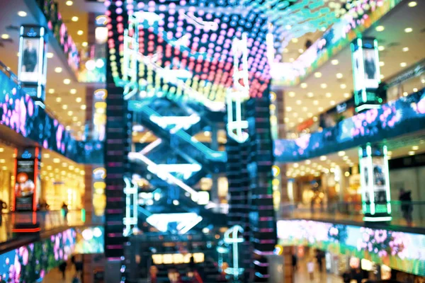 Blurred background in a shopping center — Stock Photo, Image