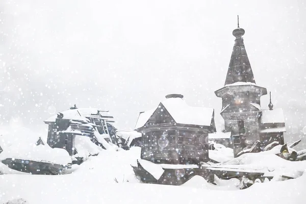 冬の村の教会 — ストック写真