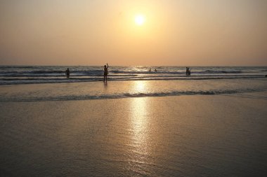 günbatımı kum plaj