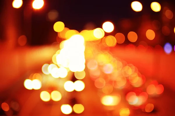 Éjszaka, a város, az autók — Stock Fotó