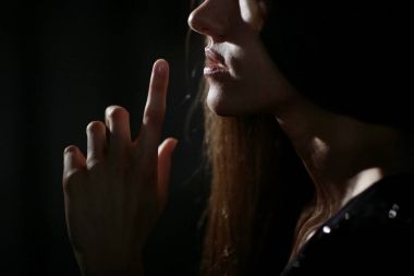 Genç güzel kadın. 