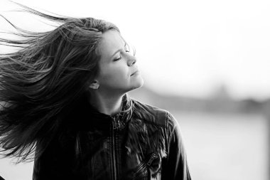 Genç güzel kadın.