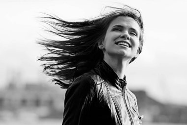 Genç güzel kadın.