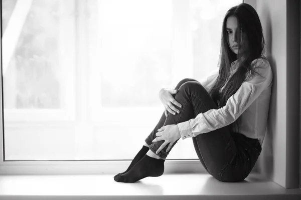 Chica adolescente reflexiva —  Fotos de Stock