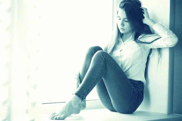 Thoughtful teenage girl — Stock Photo, Image