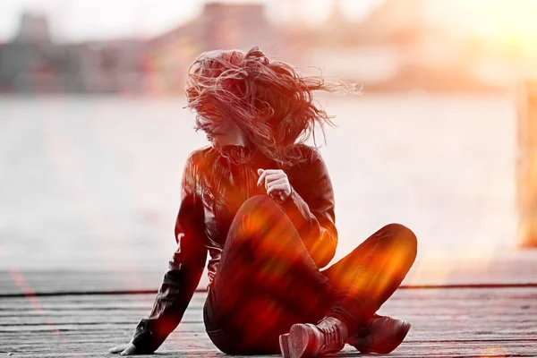 Jovem mulher bonita — Fotografia de Stock