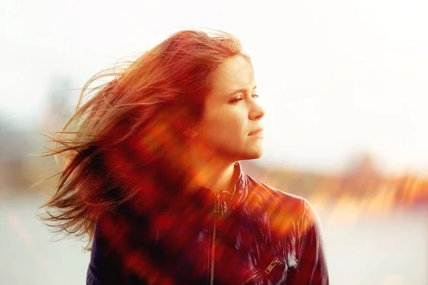 Young beautiful woman — Stock Photo, Image