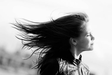 Genç güzel kadın.