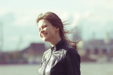 Genç güzel kadın.