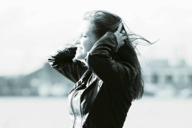 Genç güzel kadın.