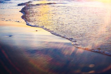 gün batımında tropikal plaj