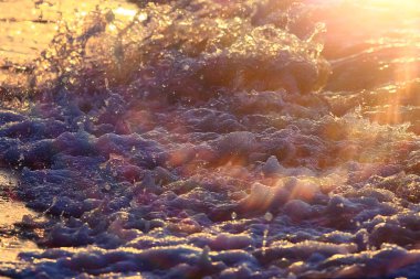  tropikal günbatımı, dalgalar