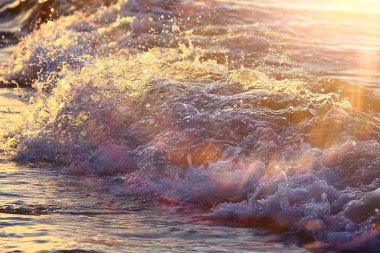  tropikal günbatımı, dalgalar