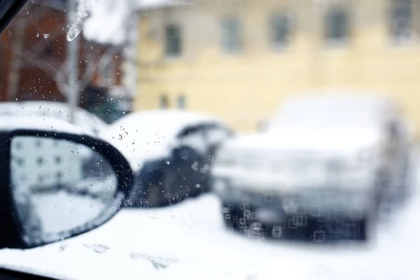 Αυτοκίνητα σταθμευμένα χειμώνα — Φωτογραφία Αρχείου