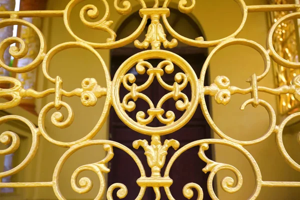 バルコニーの鍛造の装飾 — ストック写真