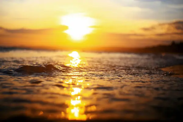 A trópusokon a sunset Beach — Stock Fotó