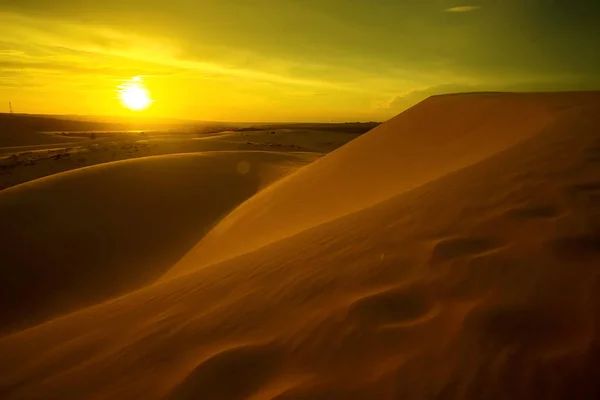 Dunas de arena en el desierto — Foto de Stock