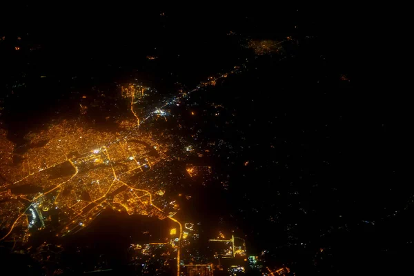 Vista desde un avión por la noche — Foto de Stock