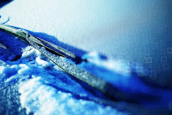 Vindrutan på bilen med frost — Stockfoto