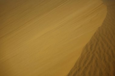 Çöldeki kum tepeleri 