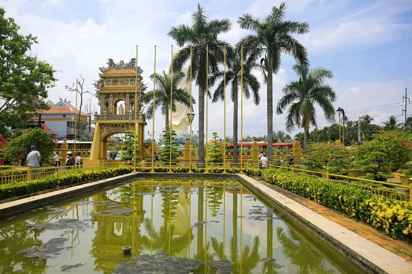 Сад з арку в Азії — стокове фото