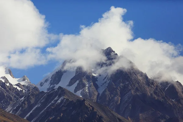 Montagne dell'Himalaya in Tibet — Foto Stock