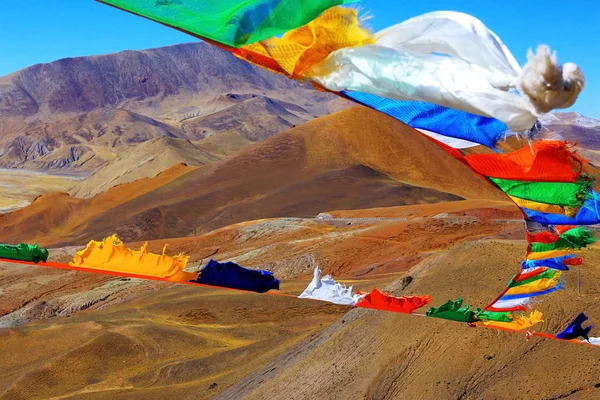 Lago sacro in Himalaya montagne — Foto Stock