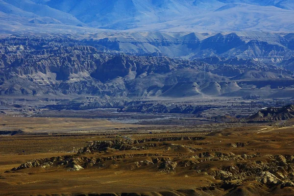 Paisagem Pitoresca Com Montanhas Planalto Tibetano Panorama Incrível Natureza Selvagem — Fotografia de Stock