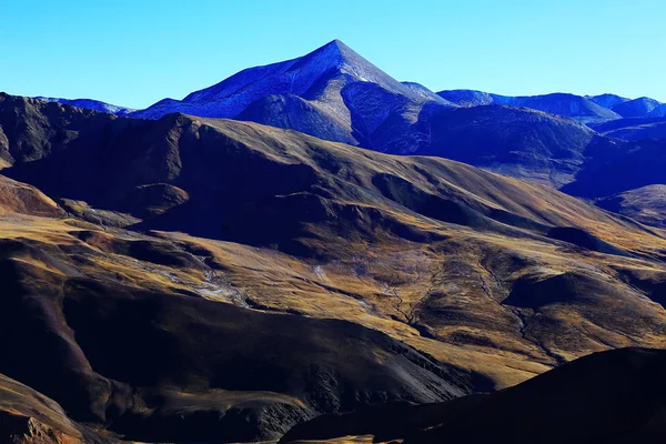 Malebná Krajina Tibetské Náhorní Plošině Hory Úžasné Panorama Divočiny — Stock fotografie