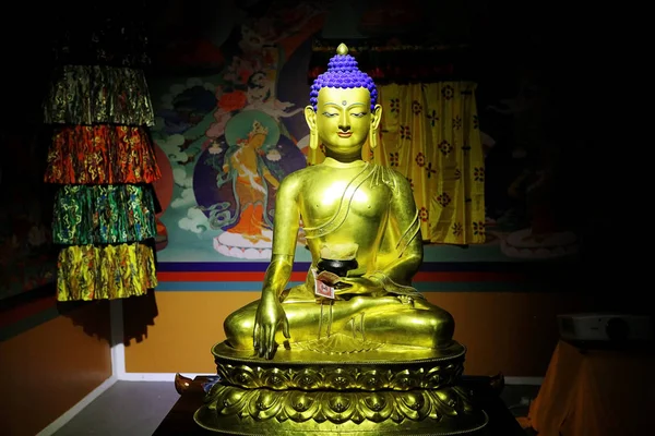 Buddhistische Statue im Tempel — Stockfoto
