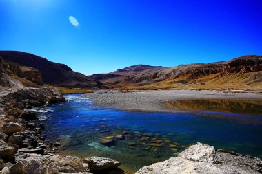 Himalaya Dağları'nda kutsal Gölü