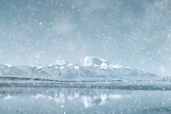 高山の風景の雪に覆われた冬の天候 — ストック写真