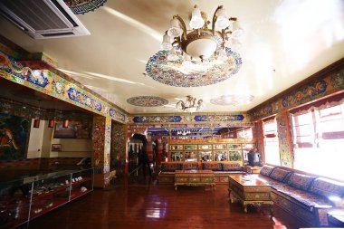 iç Tibet'te Çin Hediyelik eşya dükkanı