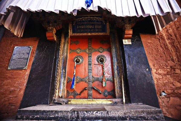 Tradicional Puerta Antigua Del Antiguo Edificio Tíbet — Foto de Stock